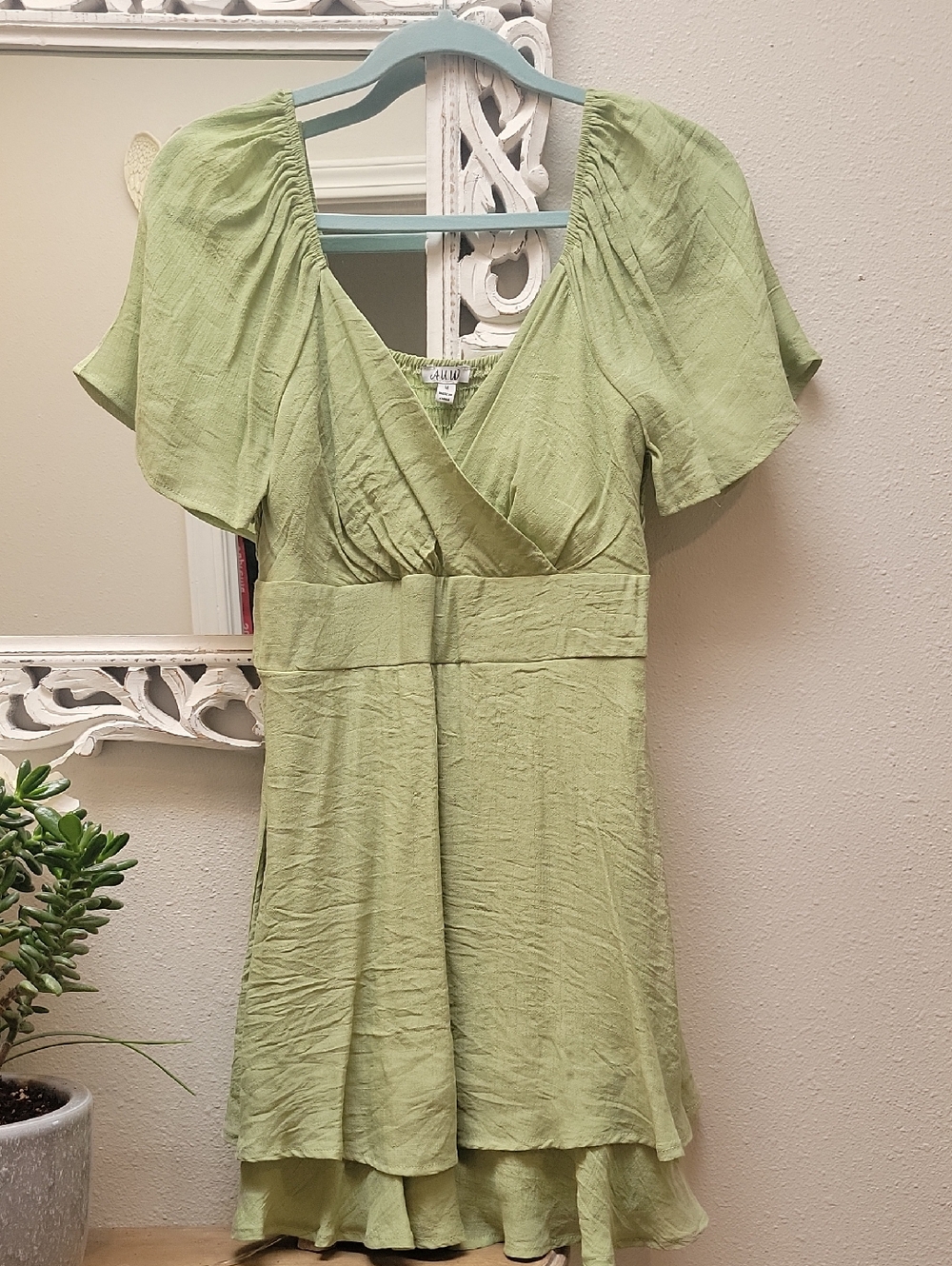 Light Green Women's V-Neck Short Sleeve Dress